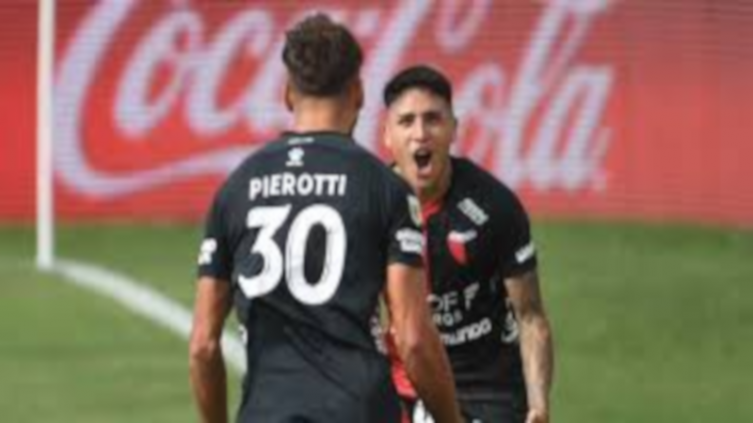 Santiago Pierotti, que no podrá jugar el domingo con Colón, completa en Italia los papeles de su pasaporte para poder emigrar al fútbol europeo. - TNT SPORTS
