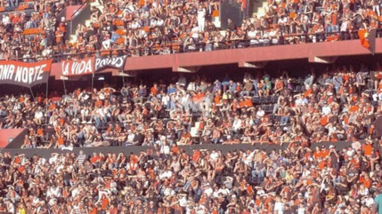 Colón puso a la venta palcos y plateas para el partido frente a Racing. UNO Santa Fe / José Busiemi