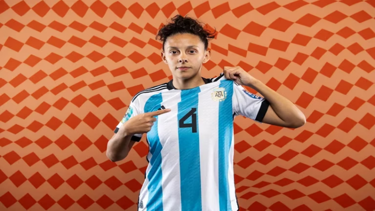 Por qué la selección argentina no luce estrellas sobre su escudo en la Copa del Mundo femenina - Infobae