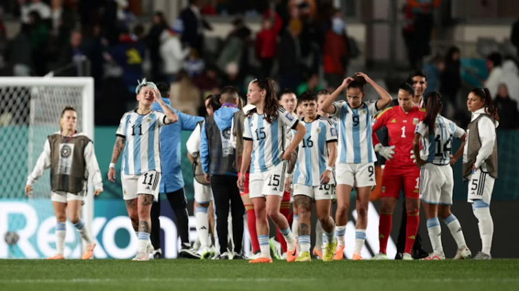Qué necesita Argentina para clasificar a octavos de final en el mundial de fútbol femenino (Foto: REUTERS/David Rowland)