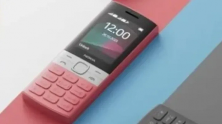 Vuelve el mítico Nokia 1100: batería que dura un mes y 