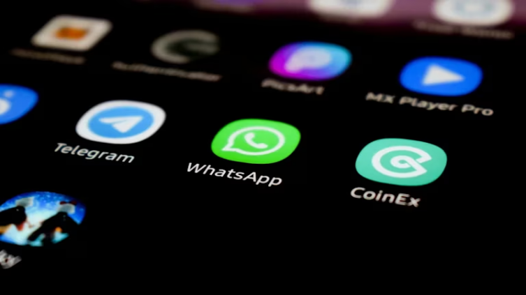 WhatsApp permitirá compartir el historial de un grupo, así seas nuevo usuario. (Unsplash)