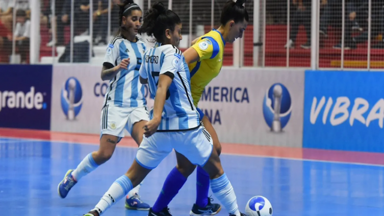 Argentina no pudo con Brasil en la final de la Copa América Futsal Femenina 2023 y se colgó la medalla de plata - DSPORTS 