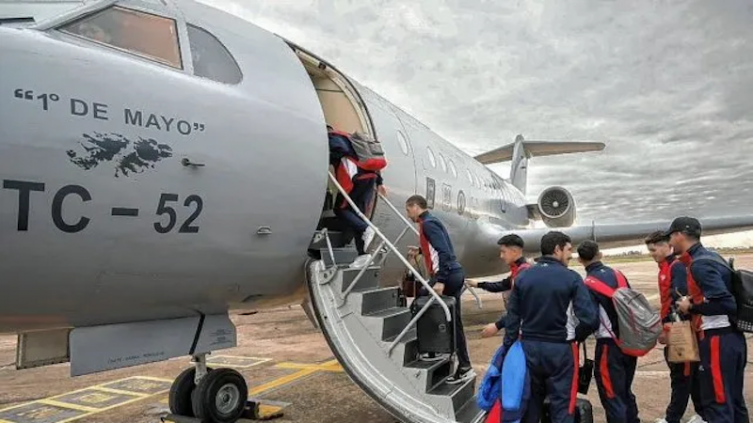 Unión viaja en avión para visitar a Central Córdoba - Prensa Unión.