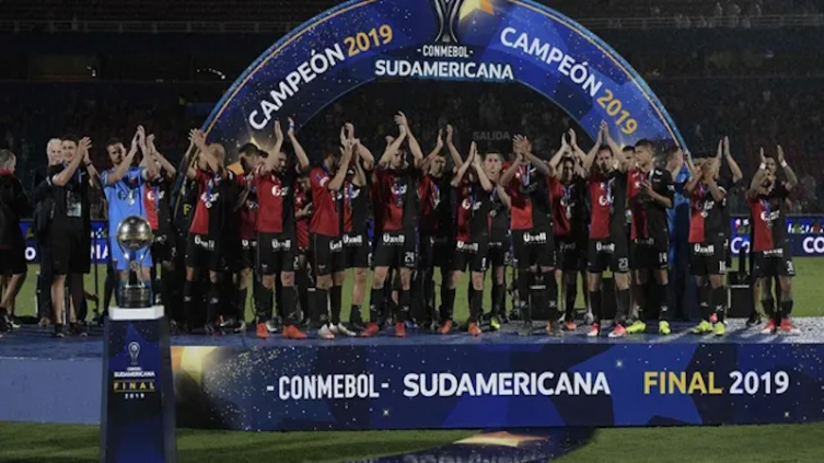 A cuatro años de la final histórica de Colón por el éxodo de sus hinchas en la Copa Sudamericana - UNO Santa Fe