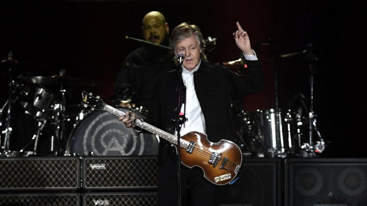 Paul McCartney ofreció un show sorpresa y sin celulares en Brasilia - Télam