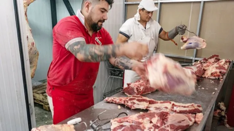 Baja el precio de la carne: frigoríficos estiman que el kilo de asado se comercializará entre $6.000 y $7.000 - Télam