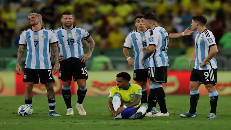 La FIFA sancionó a la selección argentina con una multa económica y reducción de público en el próximo partido: los motivos (EFE/ Andre Coelho)
