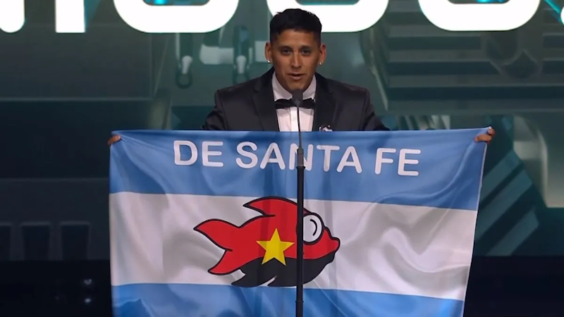 Histórico: Toto Iñiguez, el hincha de Colón ganó el premio de la FIFA al mejor aficionado del mundo - Aire Digital