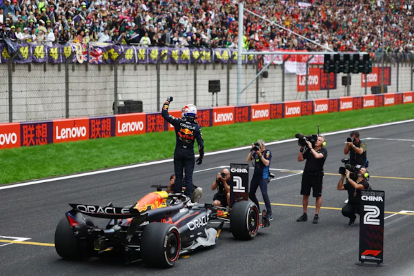 Dominio arrollador de Verstappen en la Fórmula 1: ganó el Gran Premio de China y sacó 25 puntos de diferencia en el campeonato - Infobae