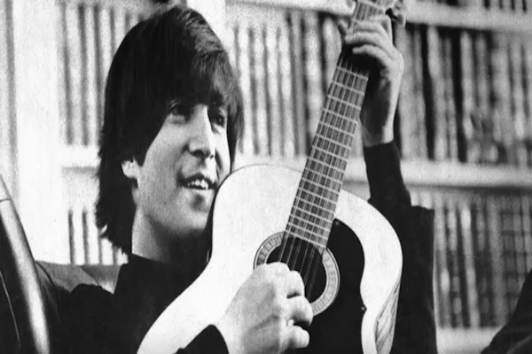 Subastan una guitarra de John Lennon que estuvo perdida en los años 60 - RATINGCERO