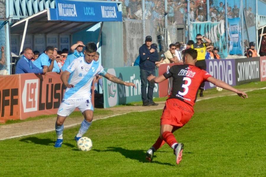 Colón falló de visitante y perdió con Temperley en un final caliente