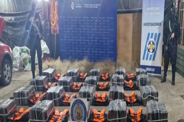 Confiscaron casi una tonelada de cocaína en Uruguay