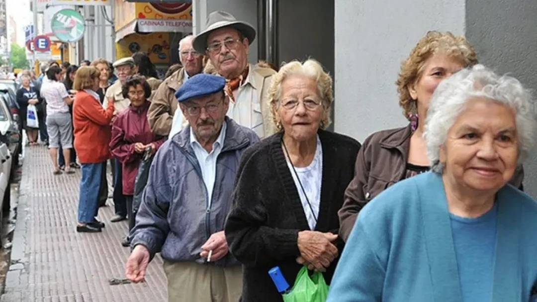Aumento de ANSES en agosto: cuánto cobrarán jubilados, pensionados y beneficiarios de la AUH