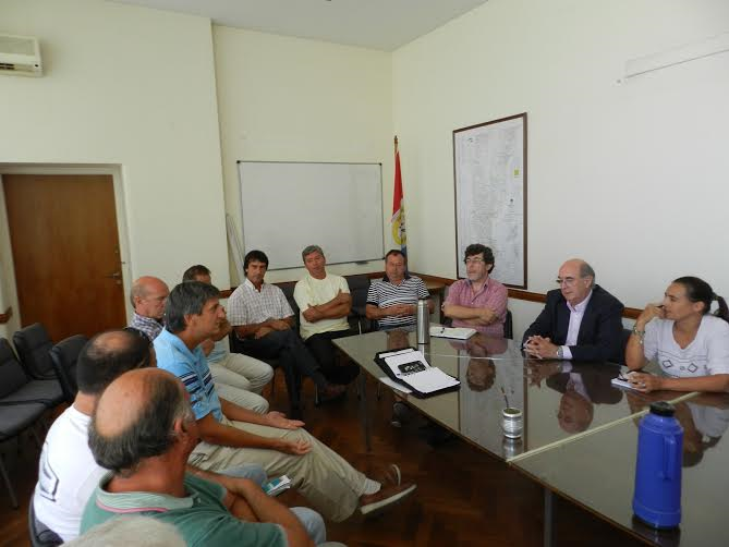Corvalán y Steffanazzi durante la reunión con representantes del sector apícola