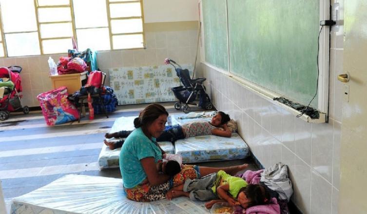 Aguaray Salta Evacuados en las escuelas de por la crecida del Rio Pilcomayo foto Marcelo Carroll, Enviado Especial Clarín