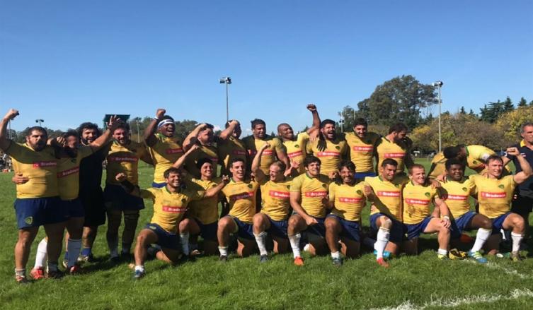 El festejo del seleccionado de rugby de Brasil: increíble triunfo ante la Argentina Crédito: Prensa UAR