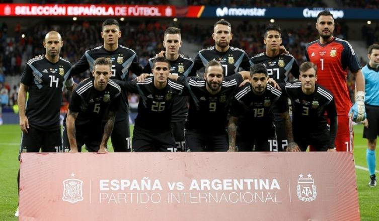 La formación titular de la Selección en el amistoso contra España en Madrid el 27 de marzo pasado. (Foto AP)