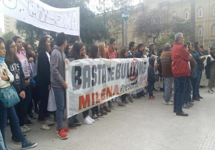 Jóvenes santafesinos marcharon contra el bullying | AGENCIAFE
