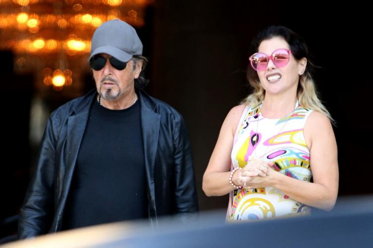 Al Pacino y Meital Dohan en West Hollywood, California. / The Grosby Group