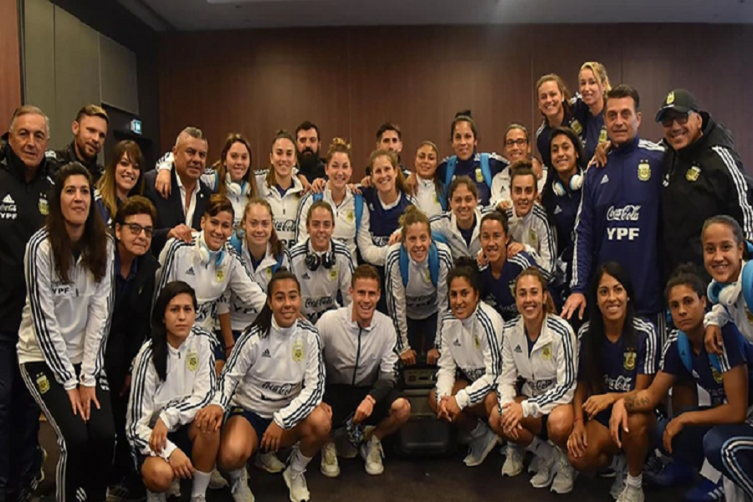 Las chicas argentinas se clasificarán si ganan y hasta pueden avanzar si empatan (Foto: Stefanía León – AFA)