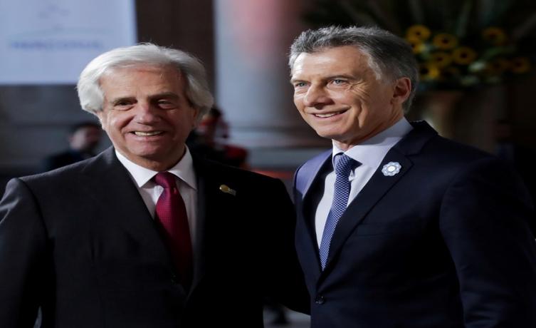 Macri junto al presidente de Uruguay, Tabaré Vázquez. (Foto Reuters)