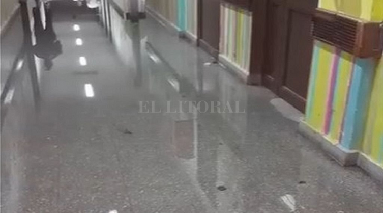 Filtraciones en el hospital Orlando Alassia - EL LITORAL