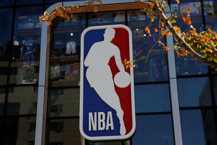 La NBA suspende la temporada porque un jugador dio positivo de coronavirus (REUTERS/Tingshu Wang)