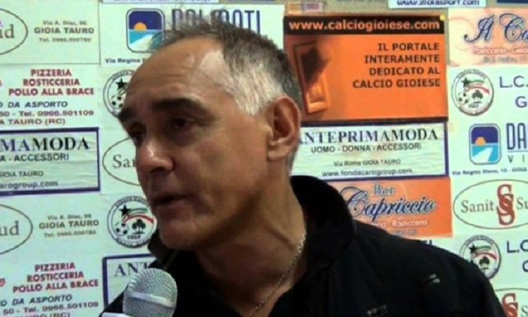 Pedro Pablo Pasculli surgió futbolísticamente en Colón en donde debutó en 1977 - UNO Santa Fe