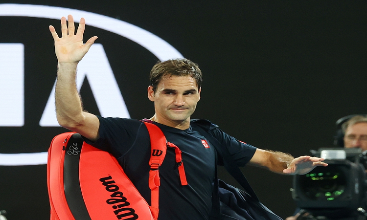 Roger Federer comunicó que no volverá a jugar hasta 2021 (REUTERS)