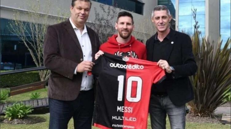 Lionel Messi ya tuvo un encuentro con D `Amico y Concina en Ezeiza. - Rosario3
