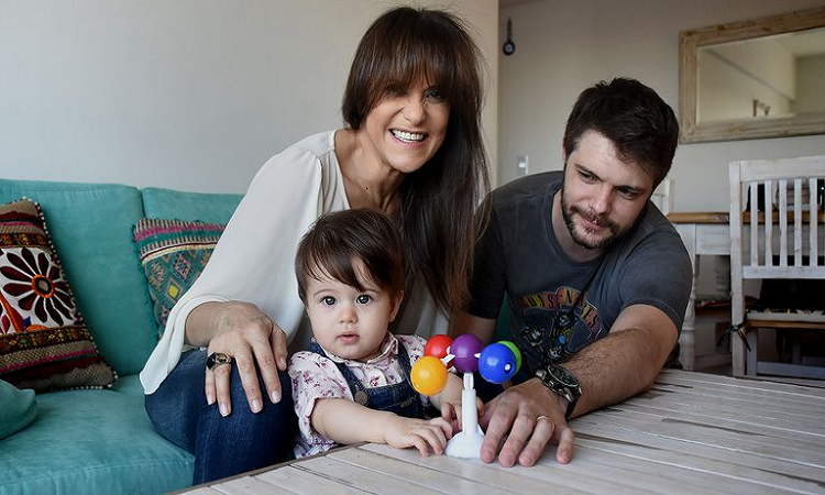 María Fernanda Callejón, su hija Giovanna, y su marido Ricky Diotto (Nicolás Stulberg)