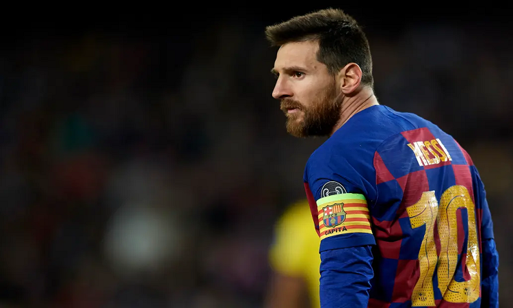 Para la FIFA prima el derecho al trabajo del jugador por encima del litigio legal que se prevé entre Barcelona y Leo Messi. Fuente: AFP