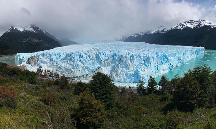 El Glaciar Perito Moreno ocupa una superficie de 250 kilómetros cuadrados. Por la espectacular vista que ofrece, es considerado la octava maravilla del mundo (Sebastián Lescano)