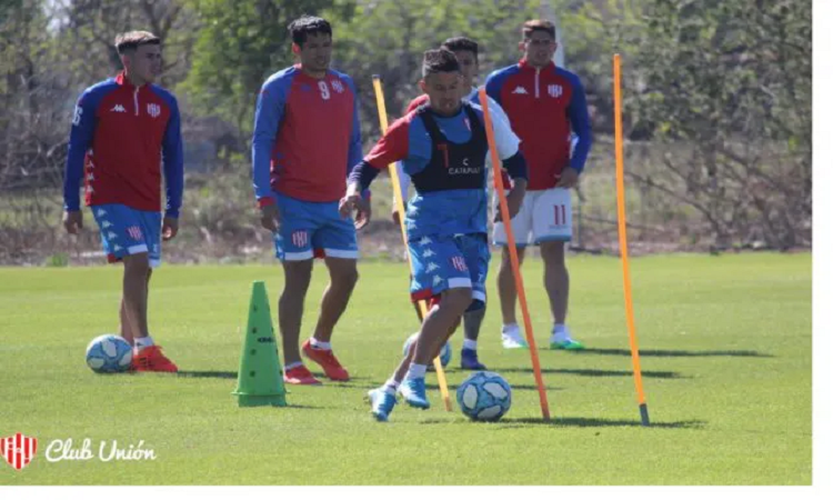 El plantel de Unión jugará este sábado su primer amistoso ante Newell ´s en el Coloso Marcelo Bielsa. - Prensa Unión