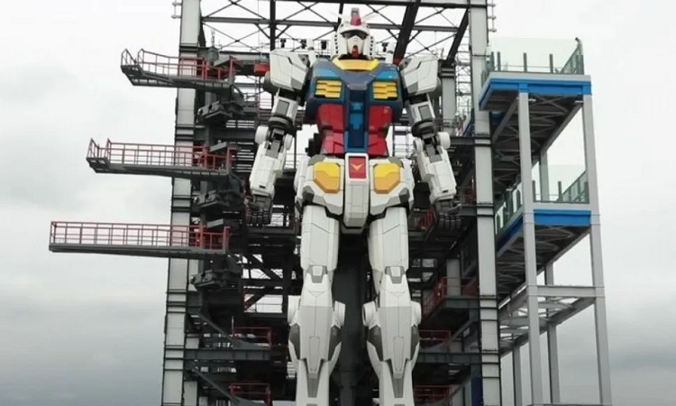 El robot es el primero de una colección de autómatas gigantes que están en construcción - Crónica