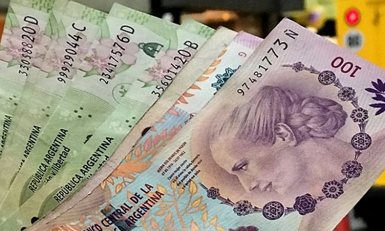 El Banco Central subió la tasa de plazos fijos minoristas al 37% anual por debajo de la inflación esperada - Infobae