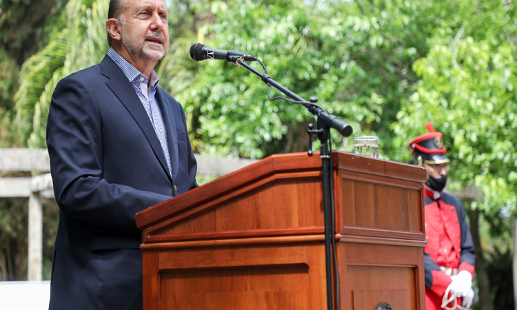 El gobernador Omar Perotti encabezó el acto conmemorativo por el 447º aniversario de la fundación de la ciudad de Santa Fe - Prensa GSF