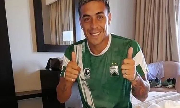 Brian Fernández le agradeció a Colón el apoyo y la comprensión y posó con su nueva camiseta. - UNO Santa Fe