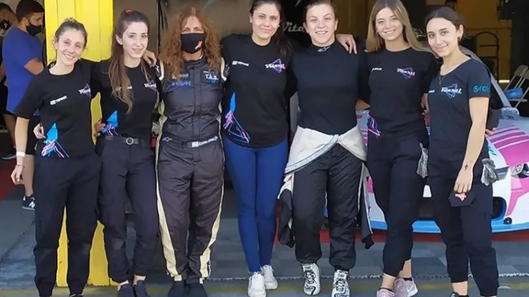 Vitarti Girl ´s Team, el primer equipo de mujeres en el automovilismo argentino Foto: Instagram @vitartigirlsteam