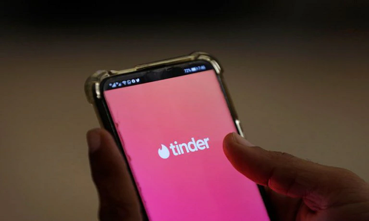 Tinder comenzó en un campus universitario en 2012 y hoy es la aplicación más popular de citas, disponible en 190 países (Foto: Reuters)