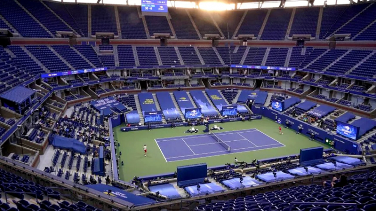 El estadio central del complejo neoyorquino Billie Jean King Tennis Center, el Arthur Ashe - Doble Amarilla
