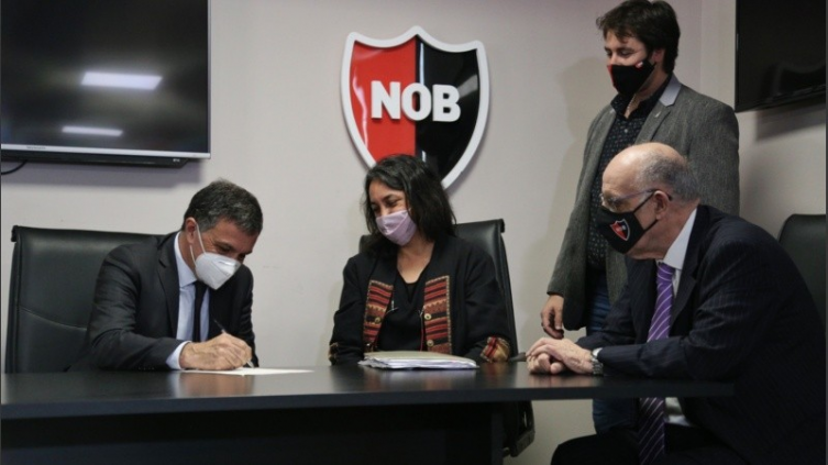 El presidente habló de la nueva deuda del club y del proyecto de fútbol. (Alan Monzón/Rosario3)