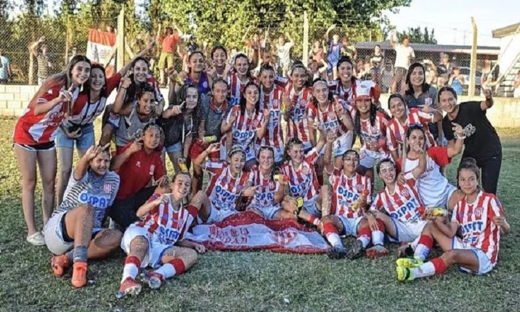 Unión derrotó a Colón por penales y se quedó con el Torneo Femenino de Reserva. – Foto: Liga Santafesina