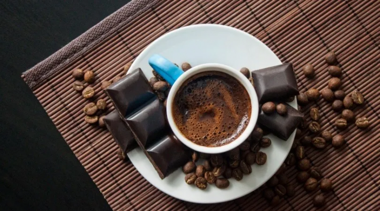 Café y chocolate: ¿Aliados o enemigos para el corazón? - Filo.news