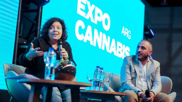 Vizzotti recorrió la feria Expo Cannabis, destacó participación social en el cannabis medicinal y pidió médicos que lo receten Foto Cris Sille