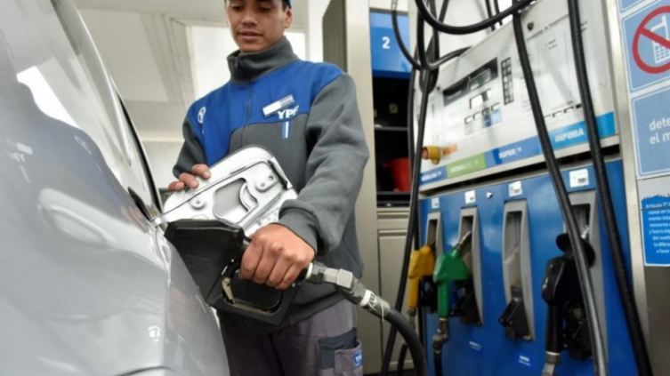 El Gobierno analiza aplicar el programa Precios Justos para los combustibles - NA