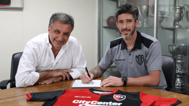 Newell ´s: Pablo Pérez firmó la extensión de su contrato y jugará un año más (@Newell ´s)