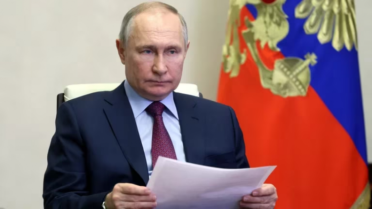 Qué significa la primera orden internacional de detención contra Putin - (Reuters)