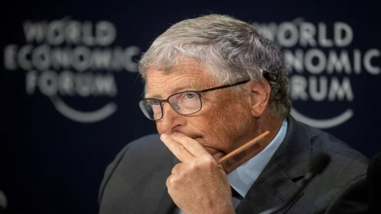 Bill Gates cree que cualquier inteligencia artificial se puede salir de control - (REUTERS/Arnd Wiegmann)
